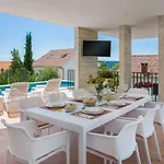 Marulovo Hills Villa